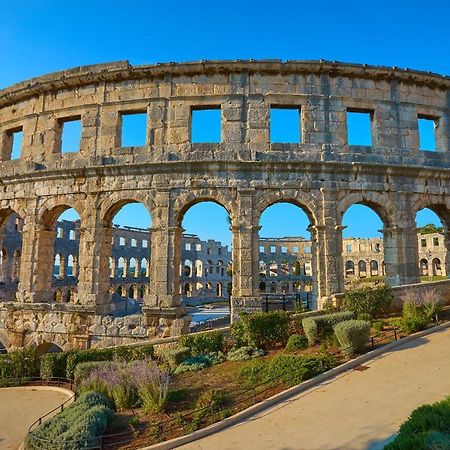 Apartment Sunrise Fuer 6 Personen In Pula-Stinjan Eksteriør billede